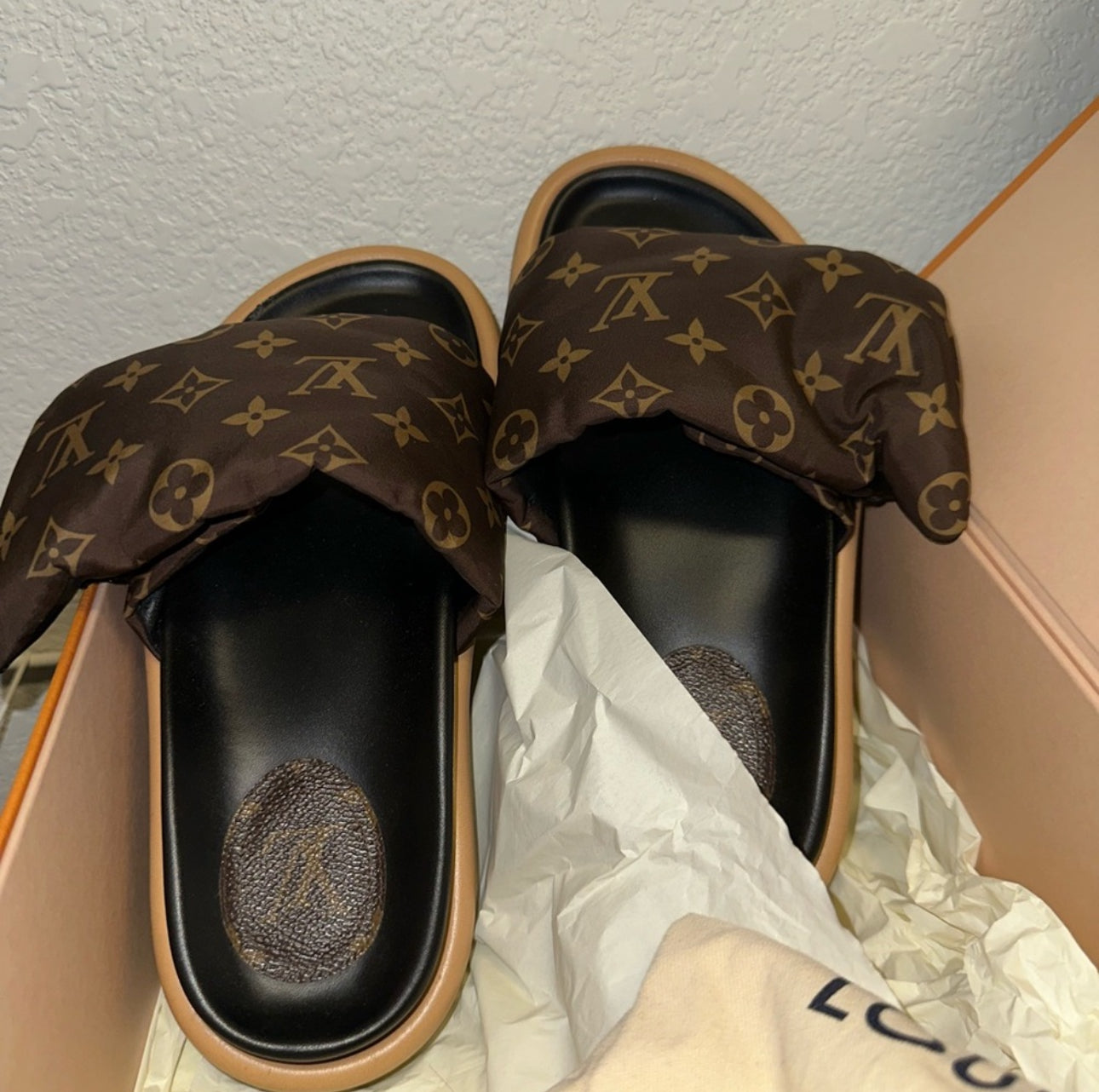 LV Puffer Slides 39