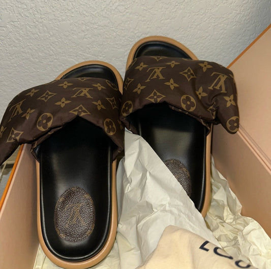 LV Puffer Slides 39